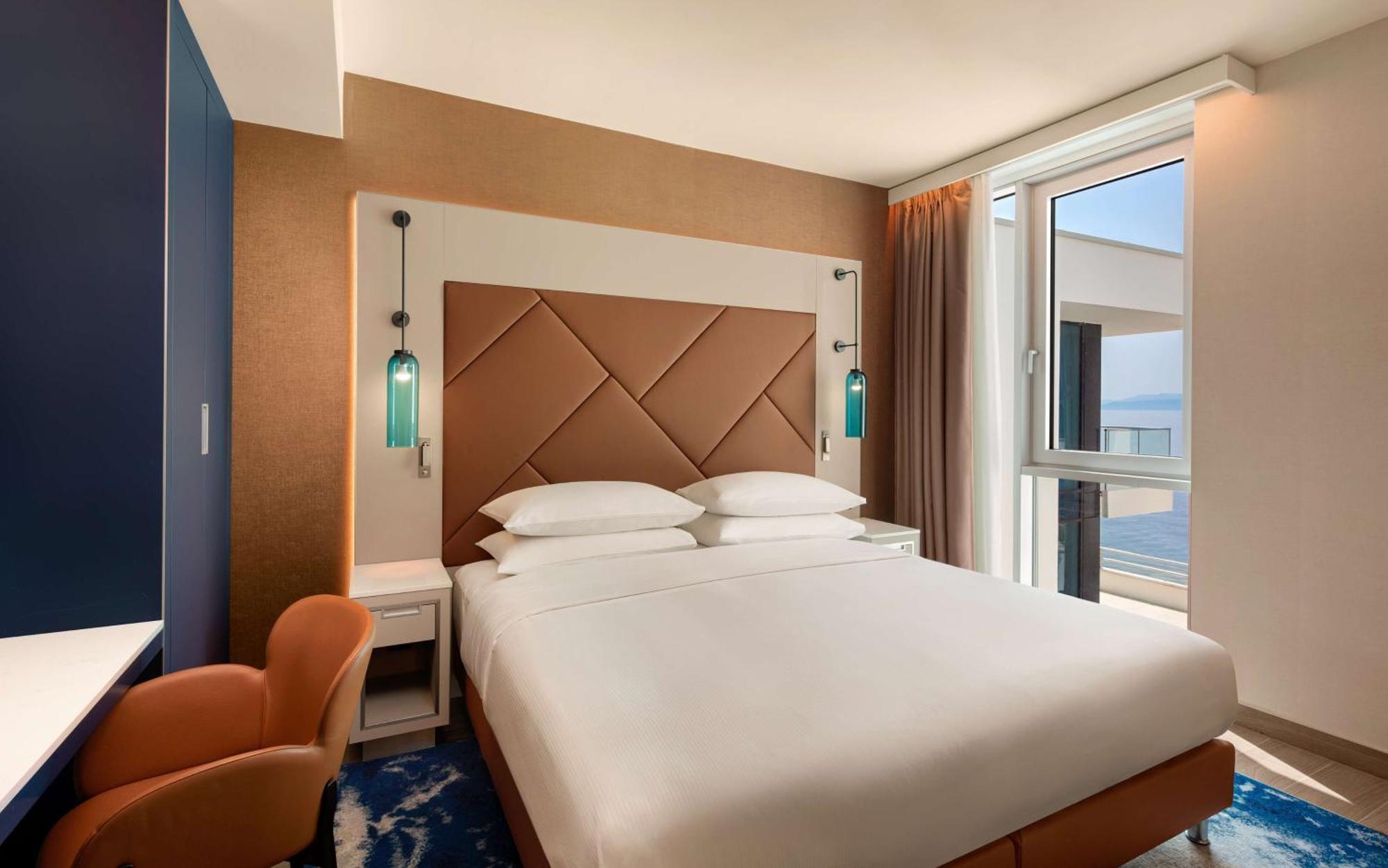 힐튼 리예카 코스타벨라 비치 리조트 앤 스파 외부 사진 A bedroom at the hotel